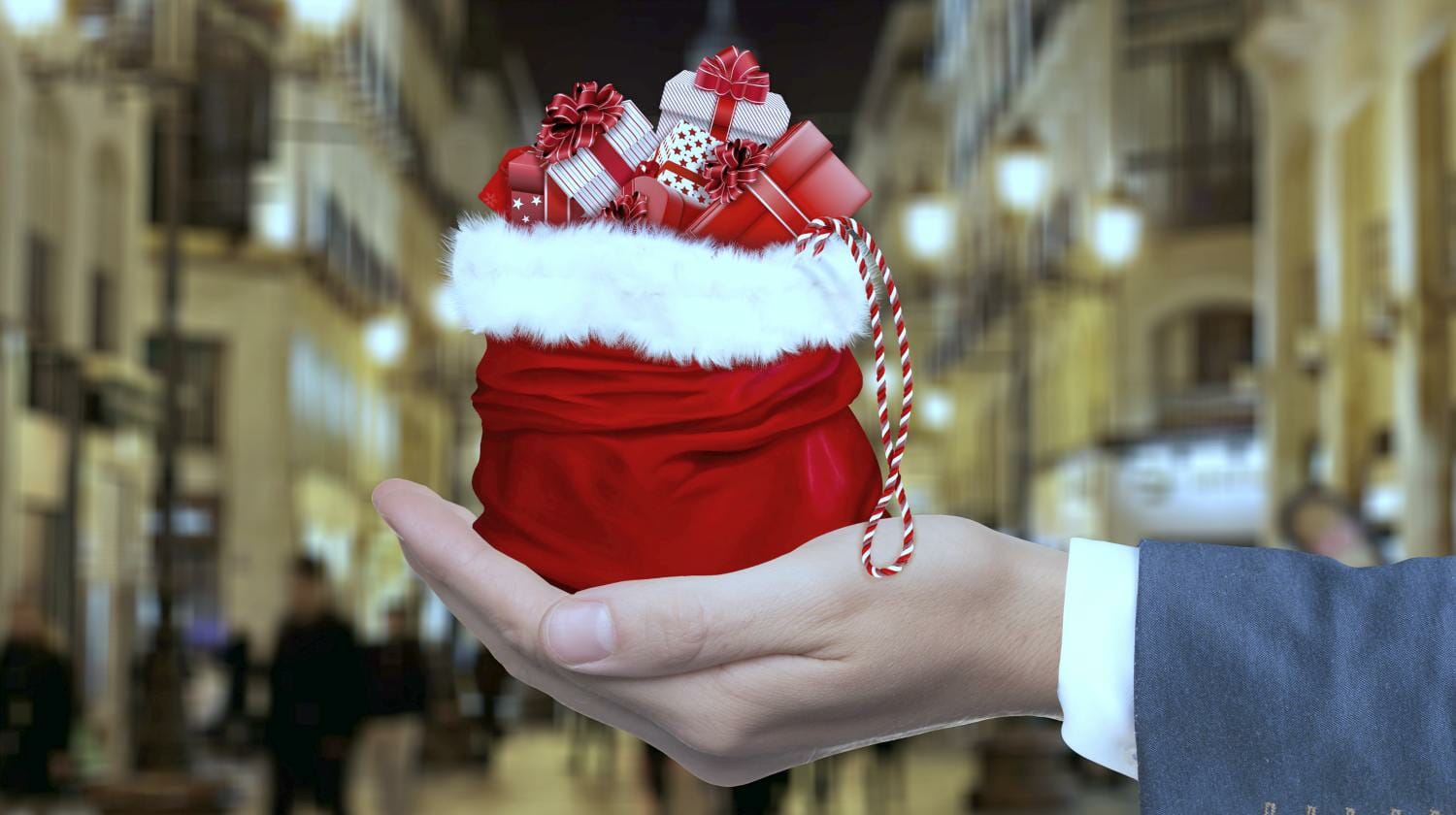 Feature | christmas gift hand keep give | What Are The Gift Tax Limits This 2018? | gift tax limit